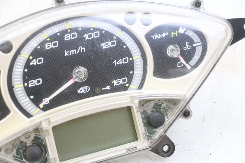 photo de SPEEDOMETER YAMAHA XMAX X-MAX 125 (2006 - 2009) - Additional view of the item