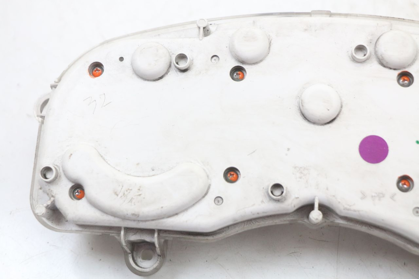 photo de SPEEDOMETER YAMAHA X-MAX XMAX 125 (2010 - 2013) - Surface and material condition