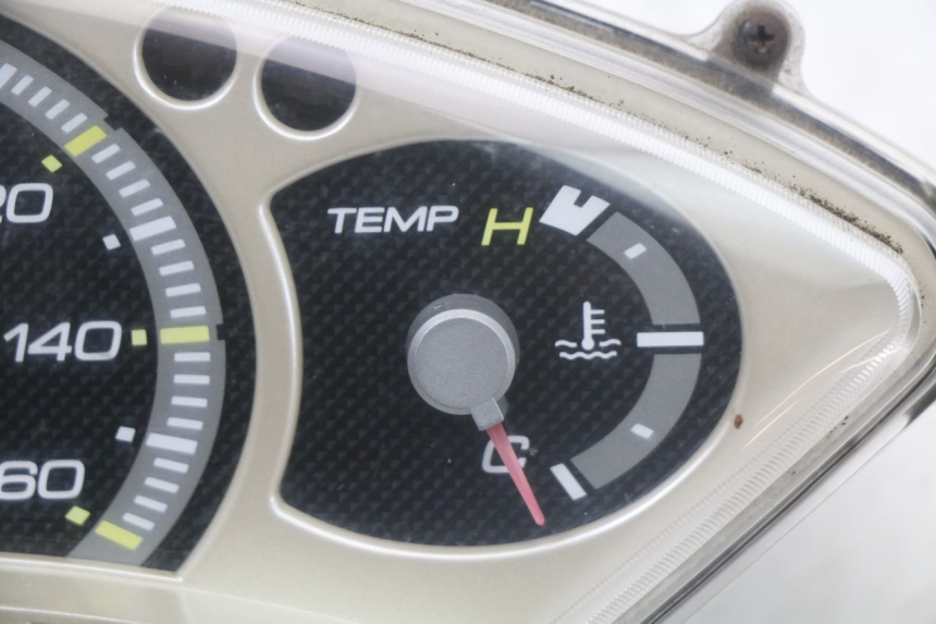 photo de SPEEDOMETER YAMAHA X-MAX XMAX 250 (2006 - 2009) - Alternative perspective