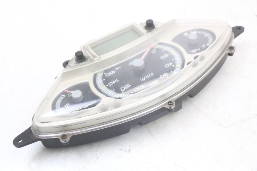 photo de SPEEDOMETER YAMAHA X-MAX XMAX 250 (2006 - 2009) - Surface and material condition