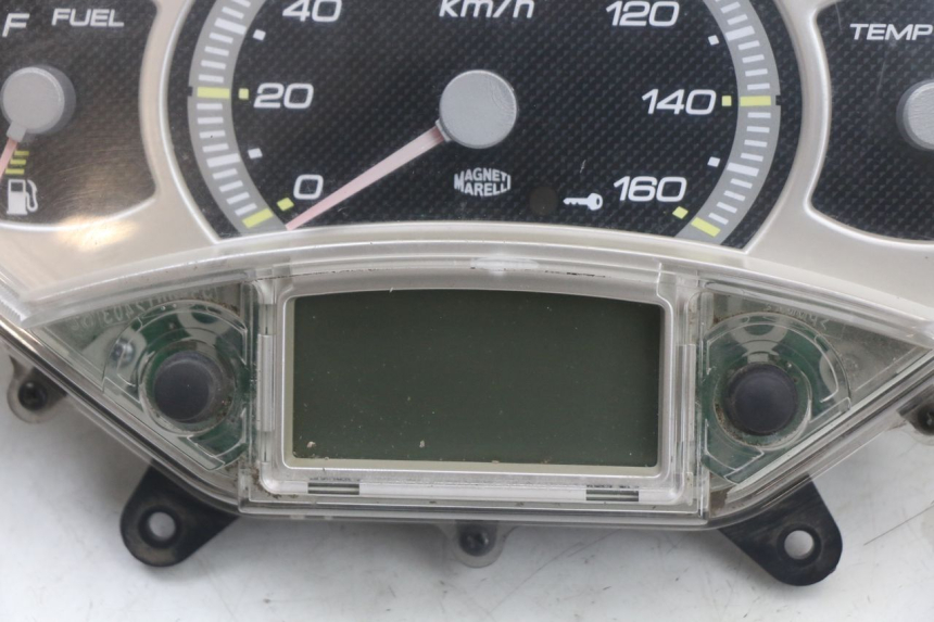 photo de SPEEDOMETER YAMAHA XMAX X-MAX 125 (2006 - 2009) - Technical close-up