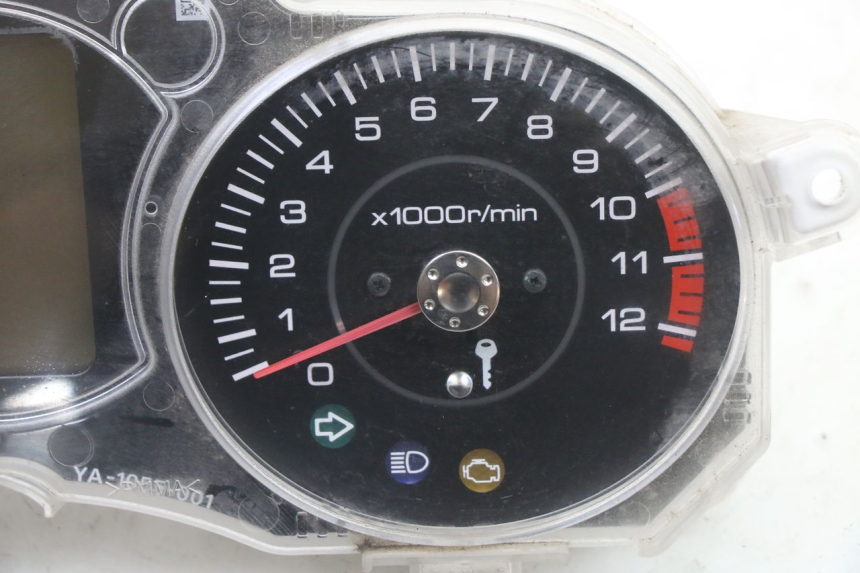 photo de SPEEDOMETER YAMAHA X-MAX XMAX 125 (2010 - 2013) - Technical close-up