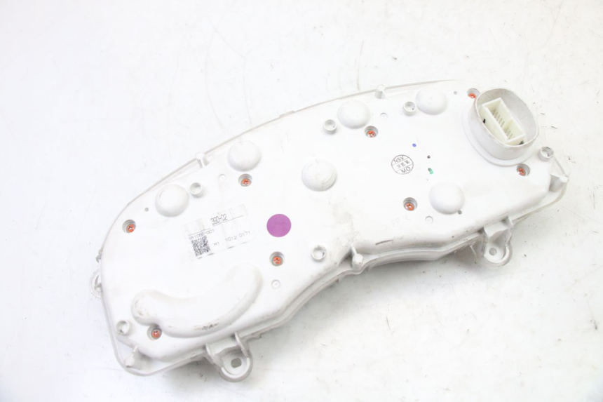photo de SPEEDOMETER YAMAHA X-MAX XMAX 125 (2010 - 2013) - Surface and material condition
