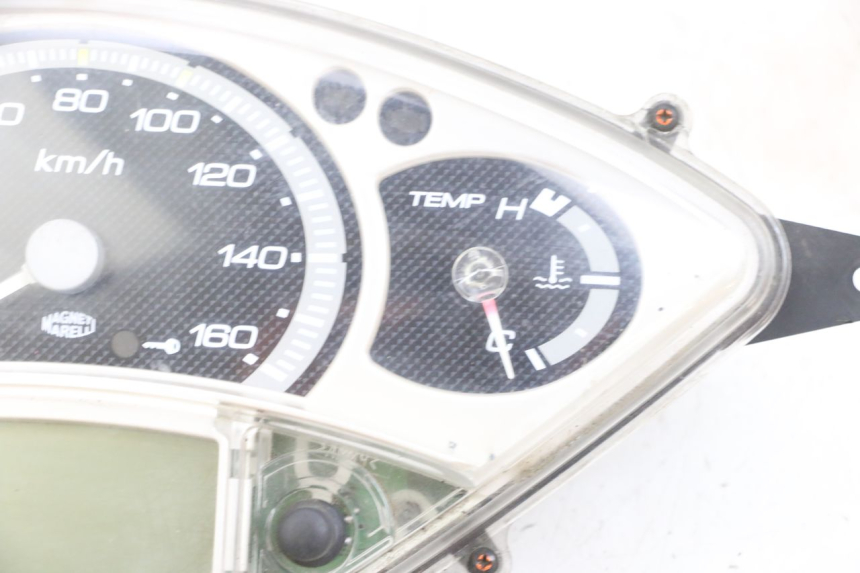 photo de SPEEDOMETER YAMAHA XMAX X-MAX 125 (2006 - 2009) - Component detail