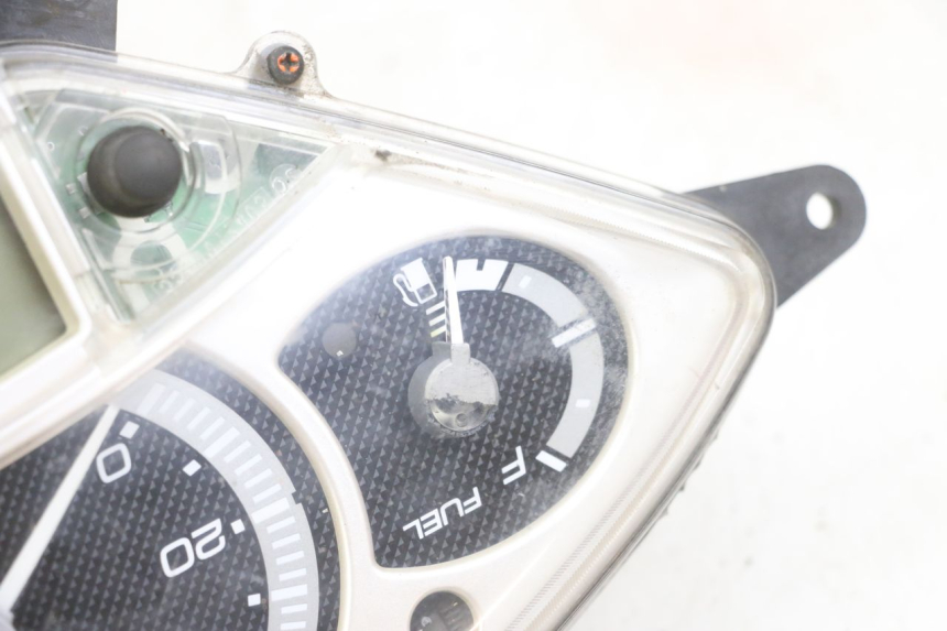 photo de SPEEDOMETER YAMAHA XMAX X-MAX 125 (2006 - 2009) - Technical close-up