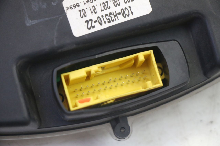 photo de SPEEDOMETER YAMAHA X-MAX XMAX 250 (2006 - 2009) - Distinctive features