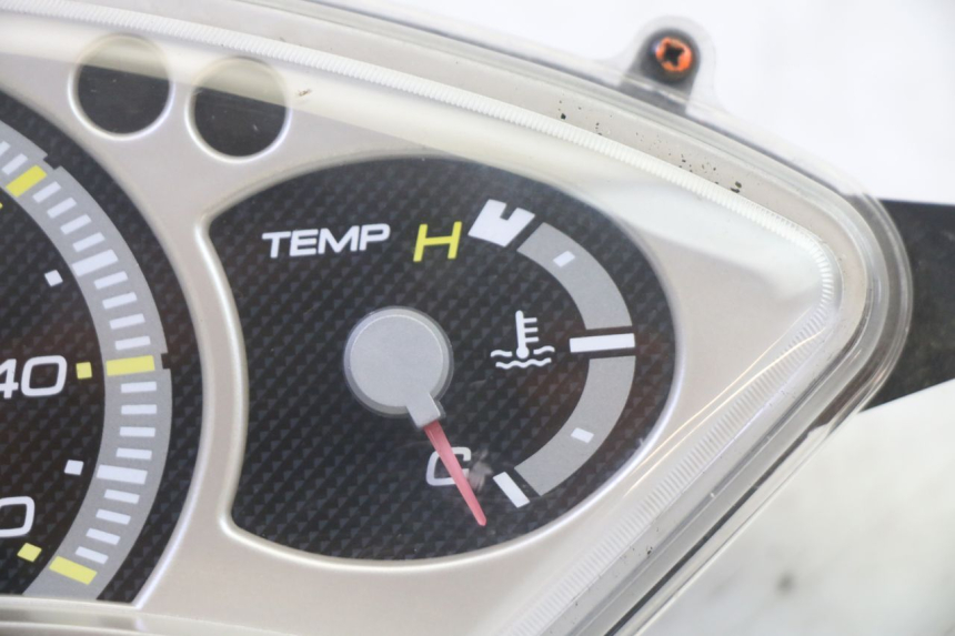 photo de SPEEDOMETER YAMAHA X-MAX XMAX 250 (2006 - 2009) - Technical close-up