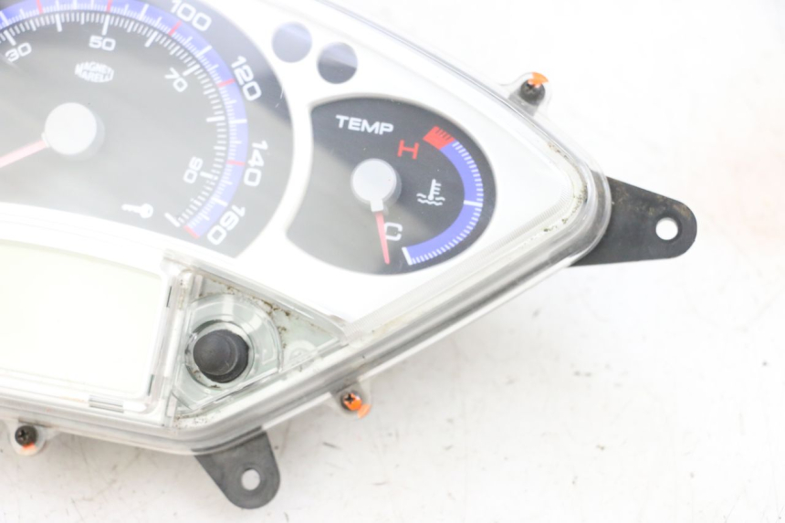 photo de SPEEDOMETER YAMAHA XMAX X-MAX 125 (2006 - 2009) - Main view