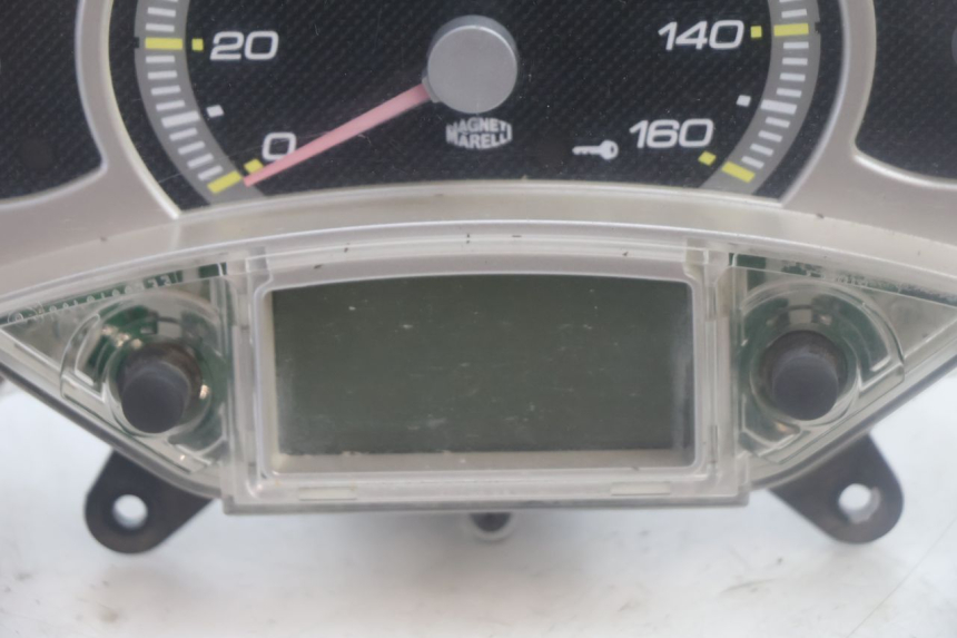 photo de SPEEDOMETER YAMAHA XMAX X-MAX 125 (2006 - 2009) - Technical close-up