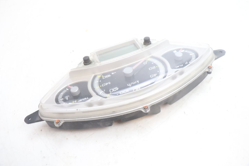 photo de SPEEDOMETER YAMAHA XMAX X-MAX 125 (2006 - 2009) - Surface and material condition