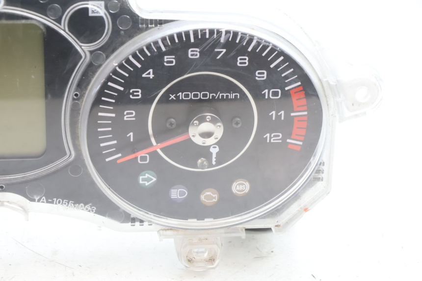 photo de SPEEDOMETER YAMAHA X-MAX XMAX 125 (2010 - 2013) - Alternative perspective