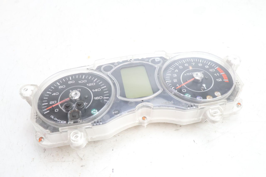 photo de SPEEDOMETER YAMAHA X-MAX XMAX 125 (2010 - 2013) - Fixing points details