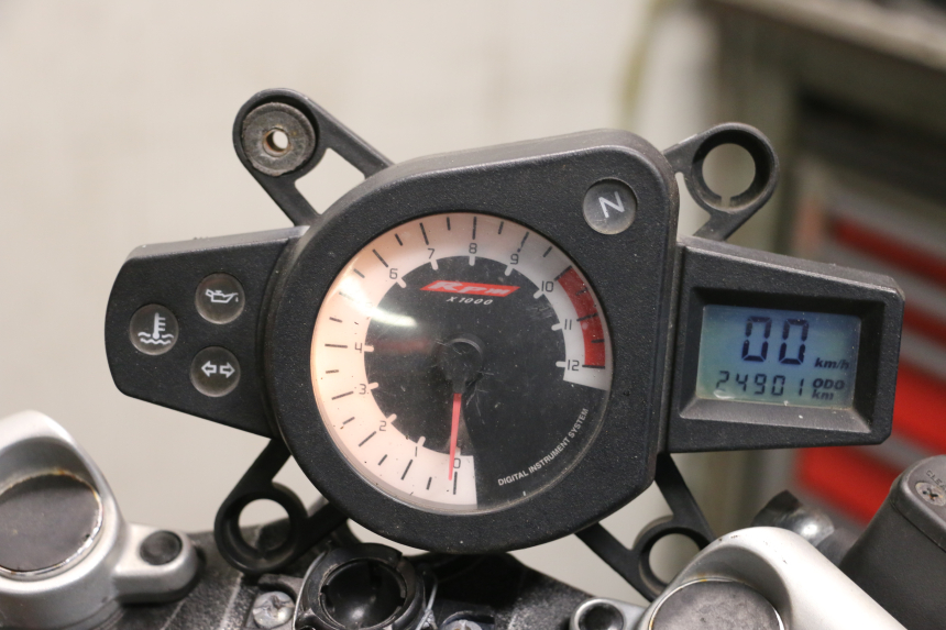 photo de SPEEDOMETER MBK X-POWER 50 (2003 - 2017) - Zoom on usage condition