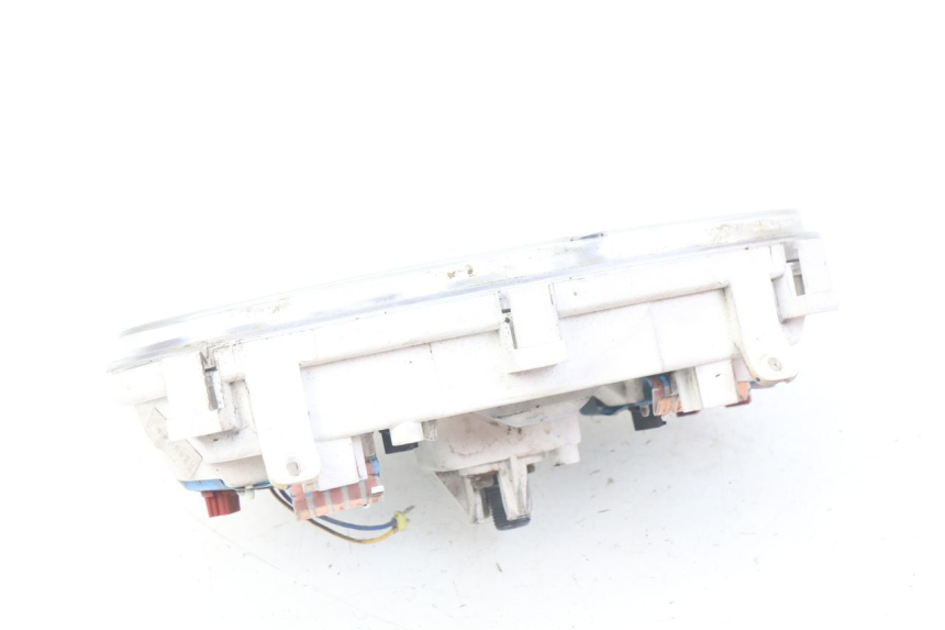 photo de SPEEDOMETER PIAGGIO X7 125 (2007 - 2013) - Surface and material condition