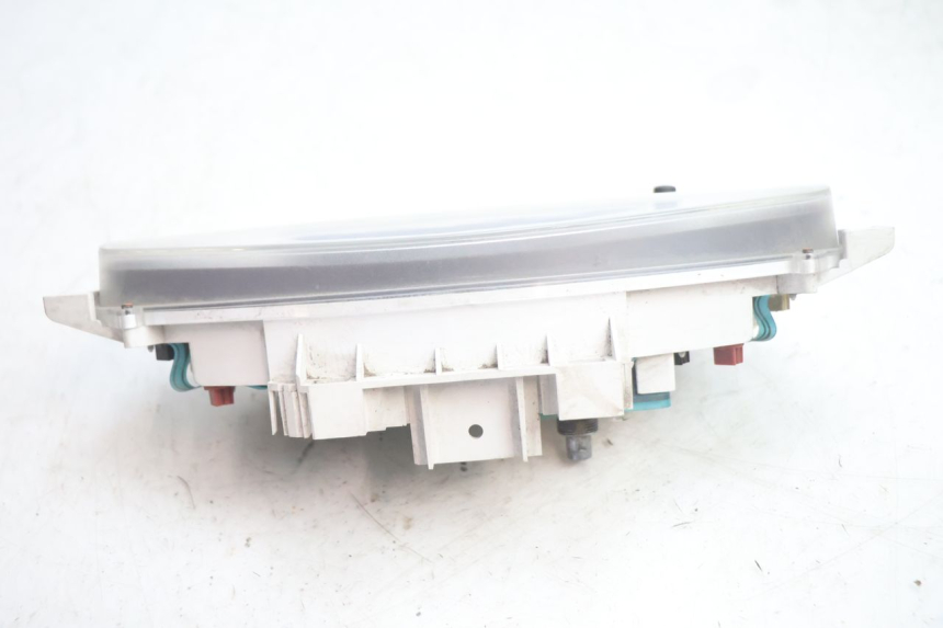 photo de SPEEDOMETER PIAGGIO X8 STREET 125 (2006 - 2007) - Surface and material condition