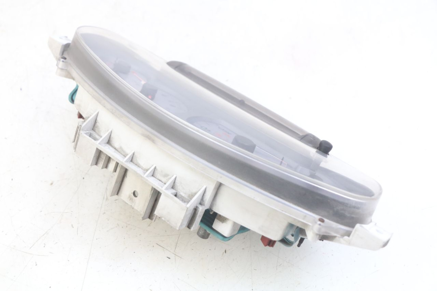 photo de SPEEDOMETER PIAGGIO X8 125 (2004 - 2007) - Surface and material condition