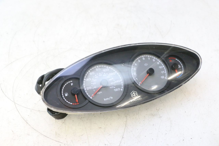 photo de SPEEDOMETER PIAGGIO X9 AMALFI 180 (2000 - 2003) - Technical close-up