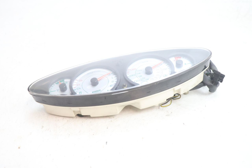 photo de SPEEDOMETER PIAGGIO X9 EVOLUTION 125 (2003 - 2007) - Fixing points details