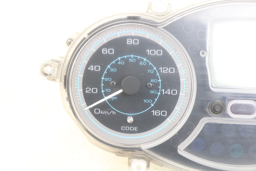 photo de SPEEDOMETER PIAGGIO XEVO - X EVO 125 (2007 - 2017) - Distinctive features