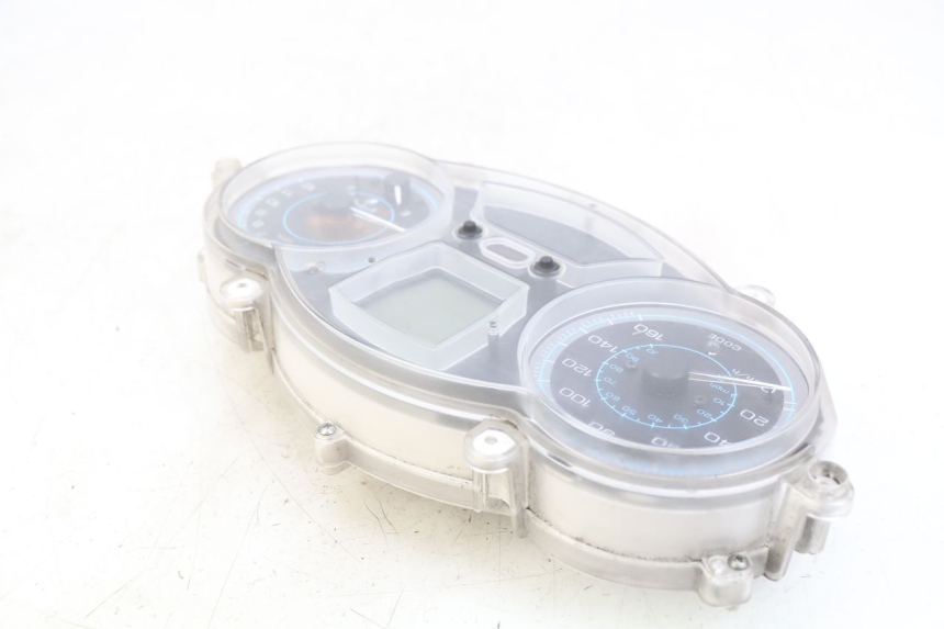 photo de SPEEDOMETER PIAGGIO XEVO - X EVO 125 (2007 - 2017) - Alternative perspective