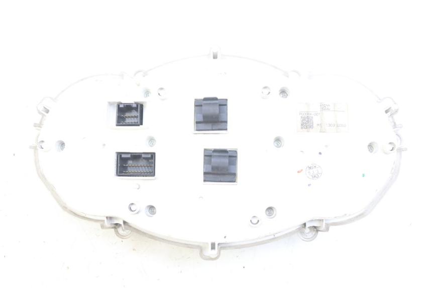 photo de SPEEDOMETER PIAGGIO XEVO - X EVO 125 (2007 - 2017) - Fixing points details