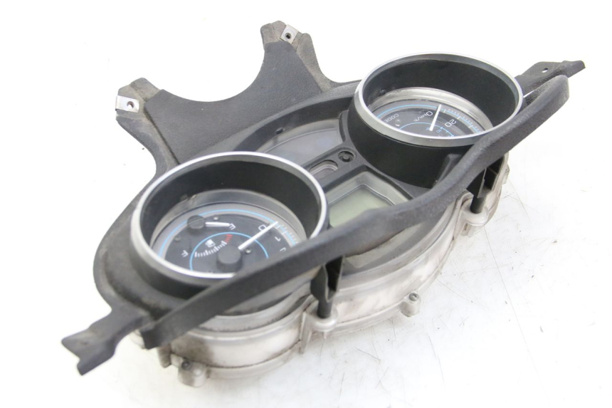 photo de SPEEDOMETER PIAGGIO XEVO - X EVO 125 (2007 - 2017) - Surface and material condition