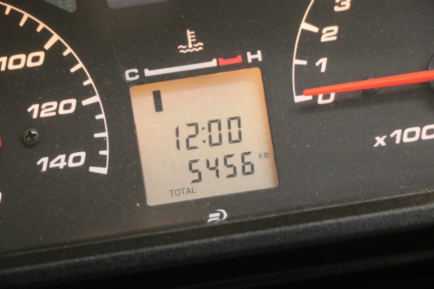 photo de SPEEDOMETER HONDA XLV VARADERO 125 (2000 - 2006) - High-resolution close-up