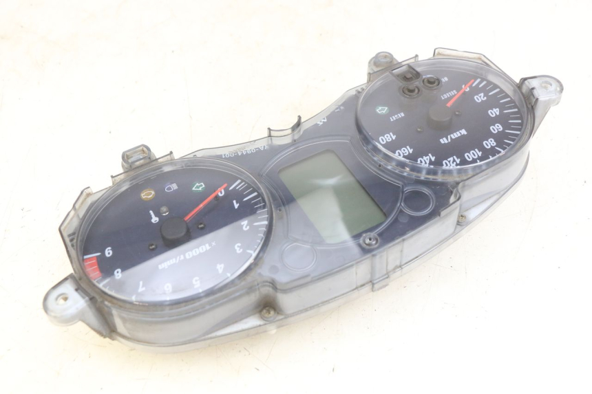 photo de SPEEDOMETER YAMAHA YP MAJESTY 400 (2004 - 2008) - Alternative perspective