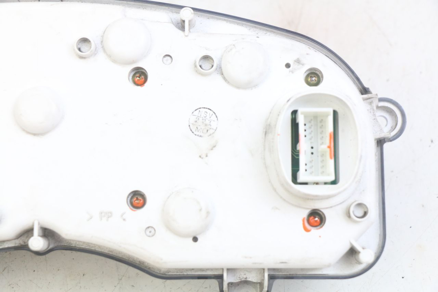 photo de SPEEDOMETER YAMAHA YP MAJESTY 400 (2004 - 2008) - Fixing points details