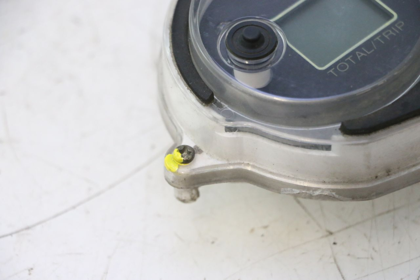 photo de SPEEDOMETER YAMAHA YP MAJESTY 125 (2002 - 2006) - Spare part profile view