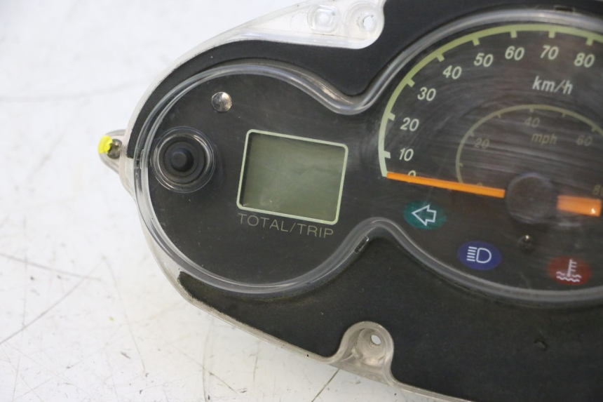photo de SPEEDOMETER YAMAHA YP MAJESTY 125 (2002 - 2006) - Component detail