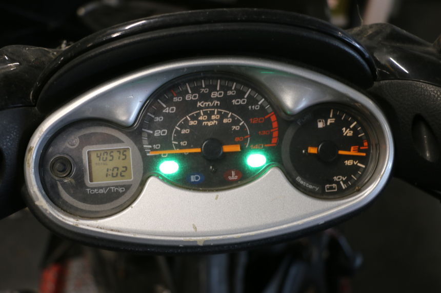 photo de SPEEDOMETER YAMAHA YP MAJESTY 125 (2007 - 2010) - Component detail