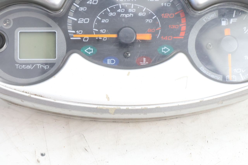 photo de SPEEDOMETER YAMAHA YP MAJESTY 125 (2007 - 2010) - Zoom on usage condition