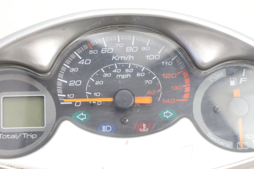 photo de SPEEDOMETER YAMAHA YP MAJESTY 125 (2007 - 2010) - Alternative perspective