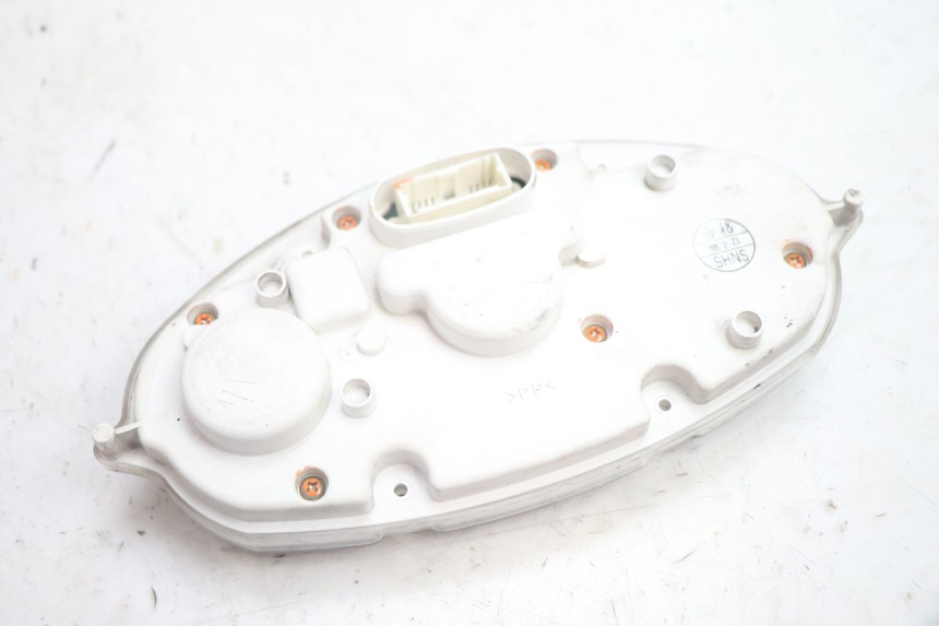 photo de SPEEDOMETER YAMAHA YP MAJESTY 125 (2002 - 2006) - Surface and material condition