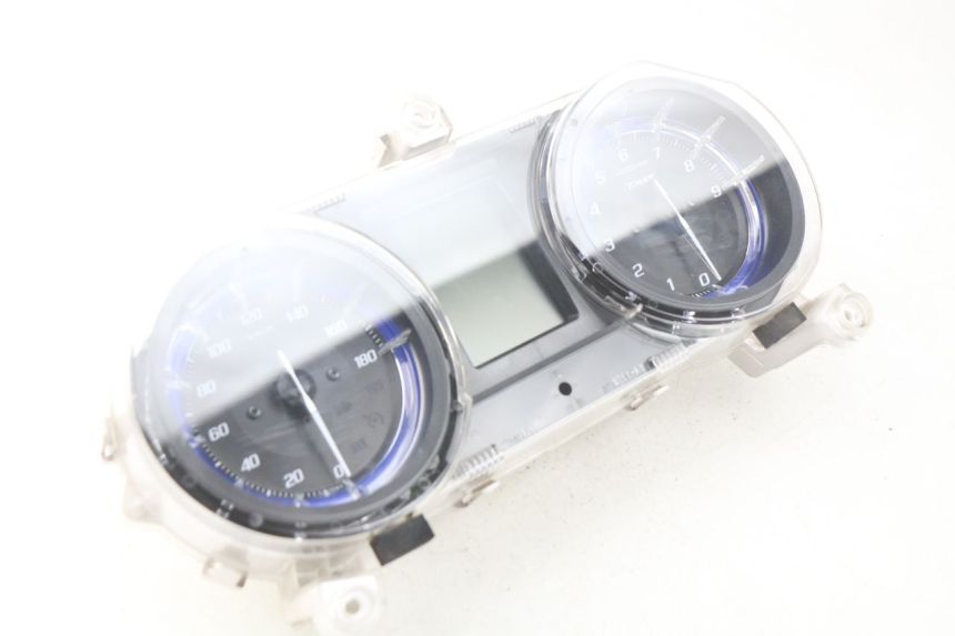 photo de SPEEDOMETER YAMAHA YP T-MAX TMAX 530 (2017 - 2020) - Surface and material condition