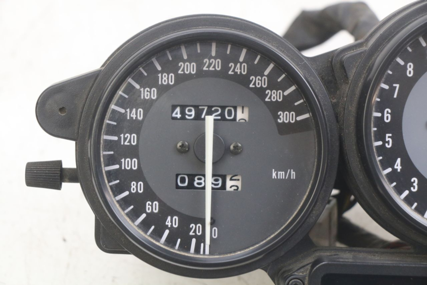 photo de SPEEDOMETER YAMAHA YZF R THUNDERCAT 600 (1996 - 2003) - High-resolution close-up