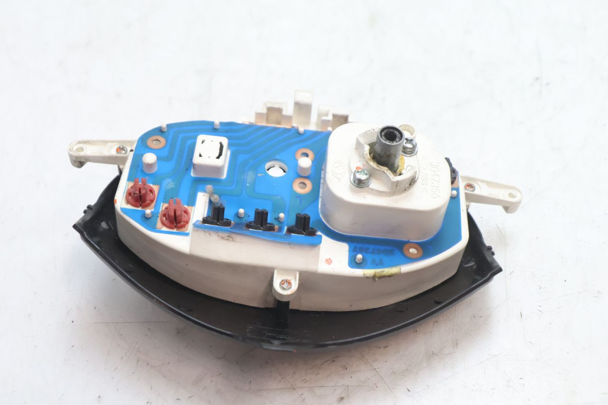photo de SPEEDOMETER PIAGGIO ZIP 2T 50 (2009 - 2019) - Fixing points details