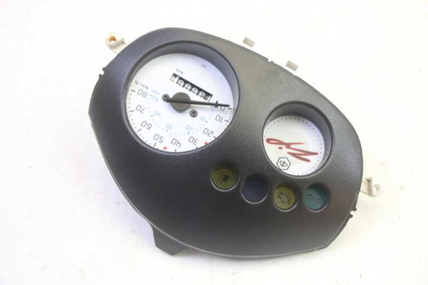 photo de SPEEDOMETER PIAGGIO ZIP 4T 50 (2018 - 2020) - Technical close-up