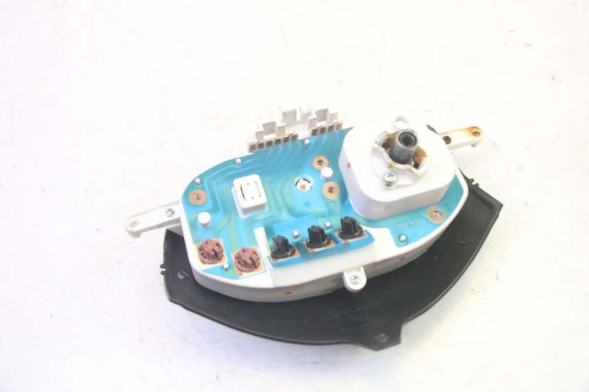 photo de SPEEDOMETER PIAGGIO ZIP 4T 50 (2018 - 2020) - Fixing points details