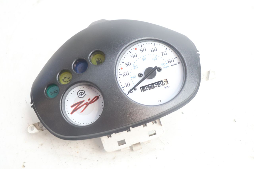 photo de SPEEDOMETER PIAGGIO ZIP IGET 4T 50 (2021 - 2023) - Main view