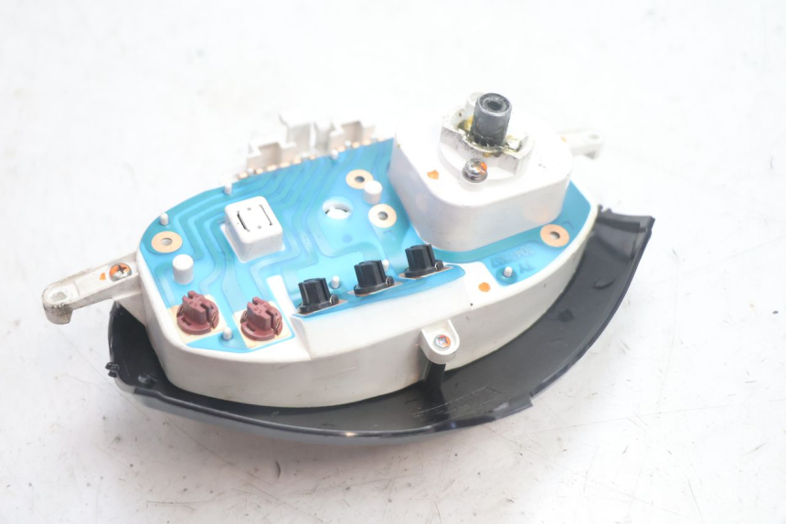 photo de SPEEDOMETER PIAGGIO ZIP IGET 4T 50 (2021 - 2023) - Fixing points details
