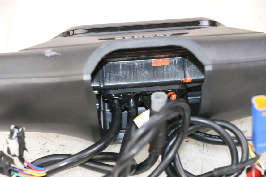 photo de SPEEDOMETER SEGWAY NINEBOT ZT3 PRO 1 - Technical close-up