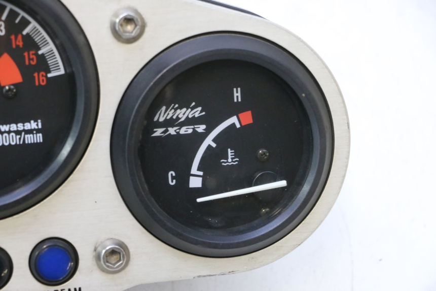 photo de SPEEDOMETER KAWASAKI ZX-6R ZX6R 600 (1995 - 1997) - Distinctive features