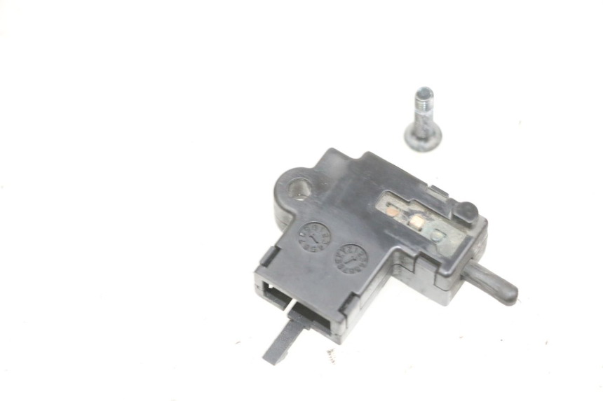 photo de CLUTCH SWITCH YAMAHA FJR ABS 1300 (2006 - 2012) - Zoom on usage condition