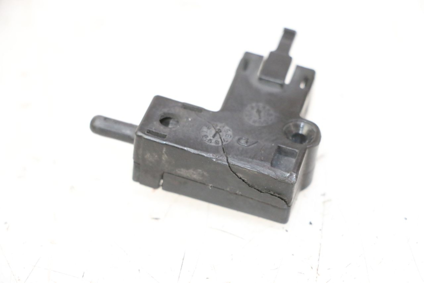 photo de CLUTCH SWITCH YAMAHA FZ6 N FAZER 600 (2004 - 2006) - Zoom on usage condition