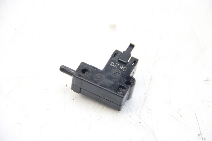 photo de CLUTCH SWITCH YAMAHA FZS FAZER 600 (2001 - 2003) - Zoom on usage condition