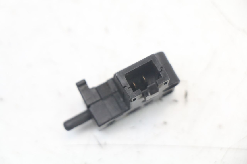 photo de CLUTCH SWITCH SUZUKI GSR 750 (2011 - 2017) - Alternative perspective
