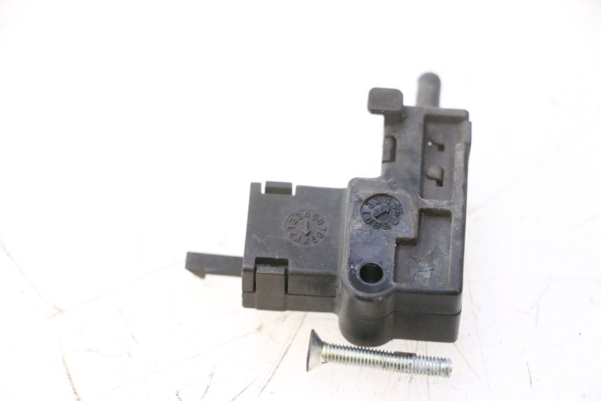 photo de CLUTCH SWITCH SUZUKI GSR 600 (2005 - 2012) - Zoom on usage condition