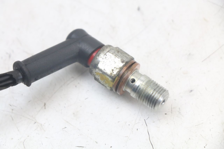 photo de REAR BRAKE LIGHT SWITCH QUADRO 3D S 350 (2013 - 2018) - Alternative perspective